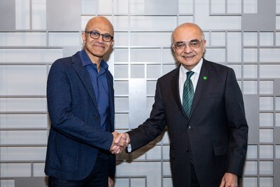 Bharat Masrani, président du Groupe et chef de la direction de la Banque TD, et Satya Nadella, chef de la direction de Microsoft, ont annoncé aujourd’hui une relation stratégique visant à accélérer et à alimenter des expériences bancaires nouvelles et novatrices. (Groupe CNW/Groupe Banque TD)