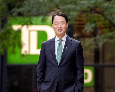 Raymond Chun sera nommé président du Groupe et chef de la direction, Groupe Banque TD, à l’assemblée annuelle des actionnaires de la Banque le 10 avril 2025, comme l’a annoncé le conseil d’administration aujourd’hui. (Groupe CNW/TD Bank Group)