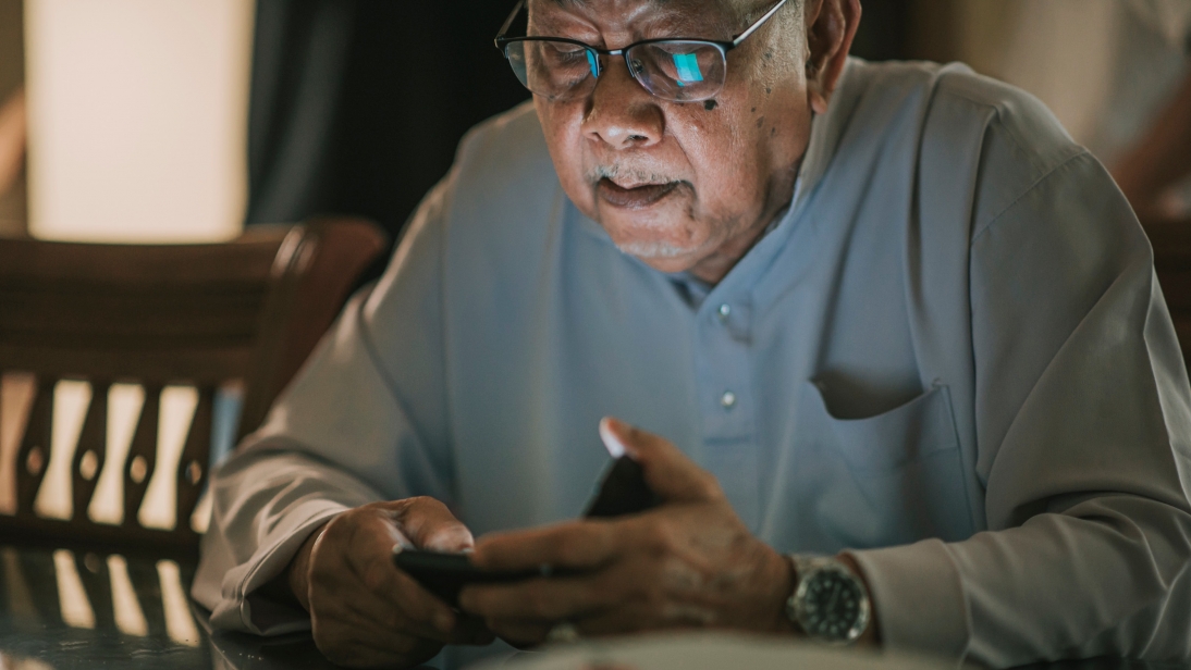 How you can help seniors avoid becoming victims of fraud HEADER